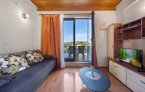 TV - Stunning apartment in Sibenik with WiFi (Sibenik)