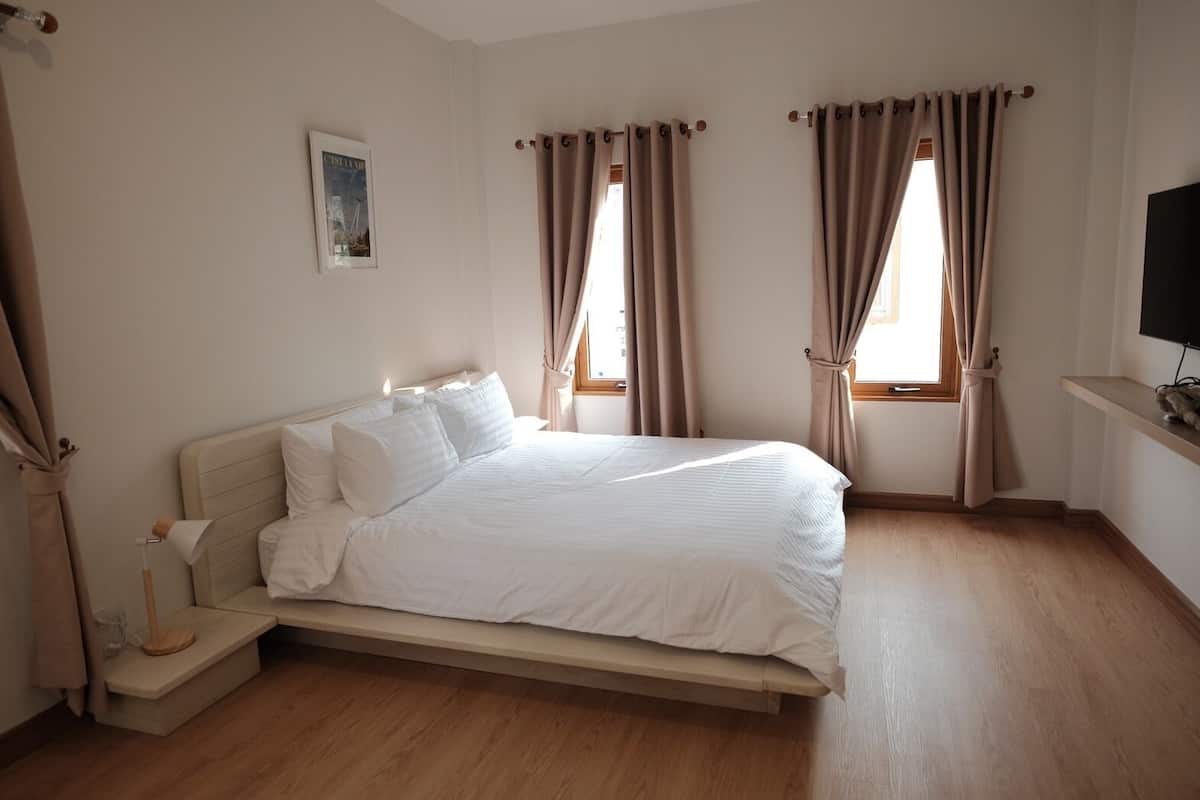 Standard Single Room | Blackout drapes, free WiFi, bed sheets