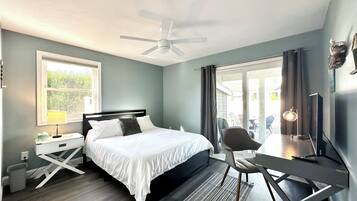 4 bedrooms, iron/ironing board, WiFi, bed sheets