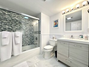 Hårtørrer, håndklæder, Sæbe, Shampoo