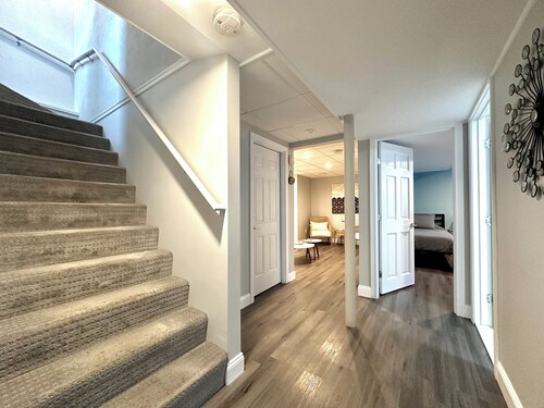 Beachy Getaway Near Newport & Beaches