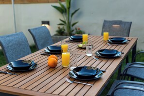 Outdoor dining - SeaViewHeaven (chania)