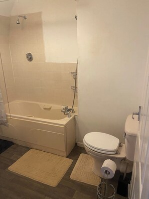 Hair dryer, towels, soap, shampoo - White and Sandstone, Opposite ASDA Astley Bridge (Astley Bridge)