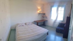 3 bedrooms, free WiFi, bed sheets