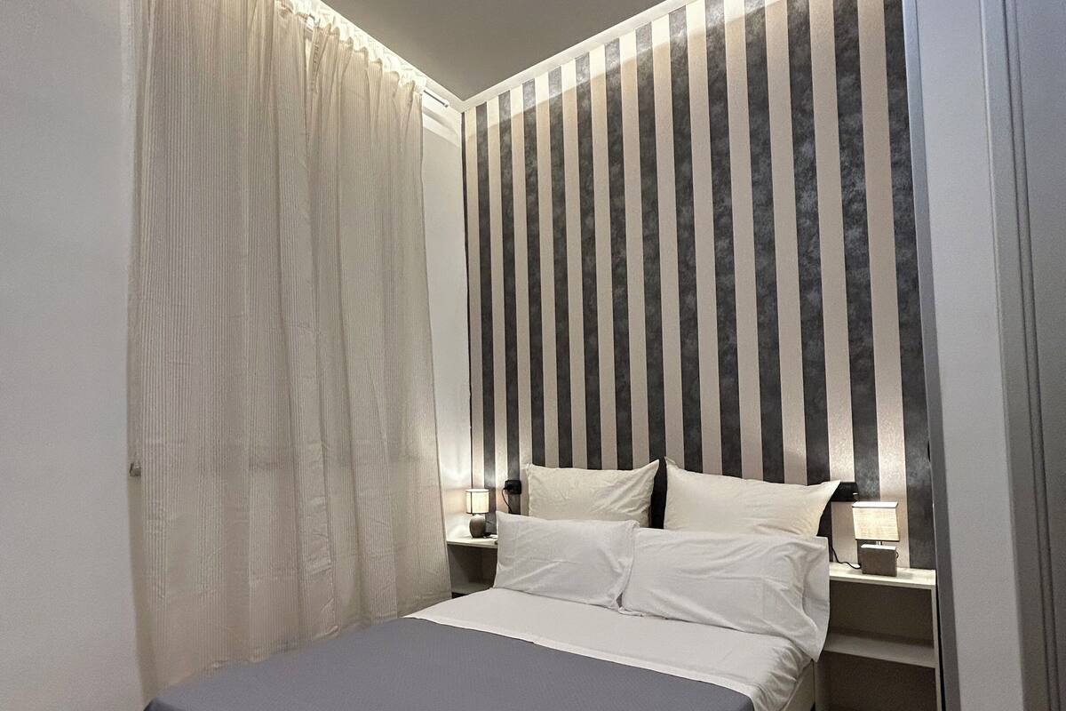 Standard Room, Courtyard View | Free WiFi, bed sheets