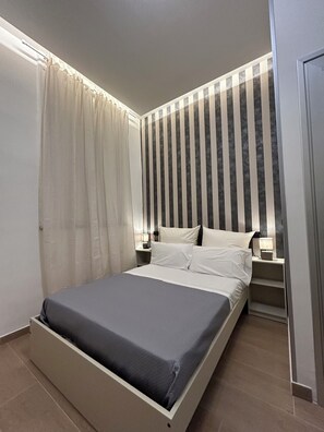 Standard Room, Courtyard View | Free WiFi, bed sheets - Binario14 Beb piazza Garibaldi  (Naples)