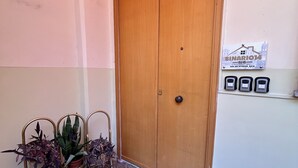 Exterior - Binario14 Beb piazza Garibaldi  (Naples)