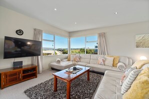 Télévision, cheminée