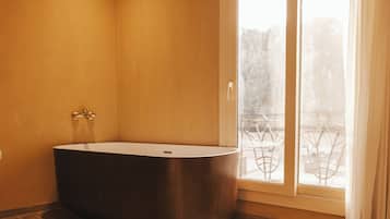Egyptian cotton sheets, premium bedding, pillow-top beds, minibar