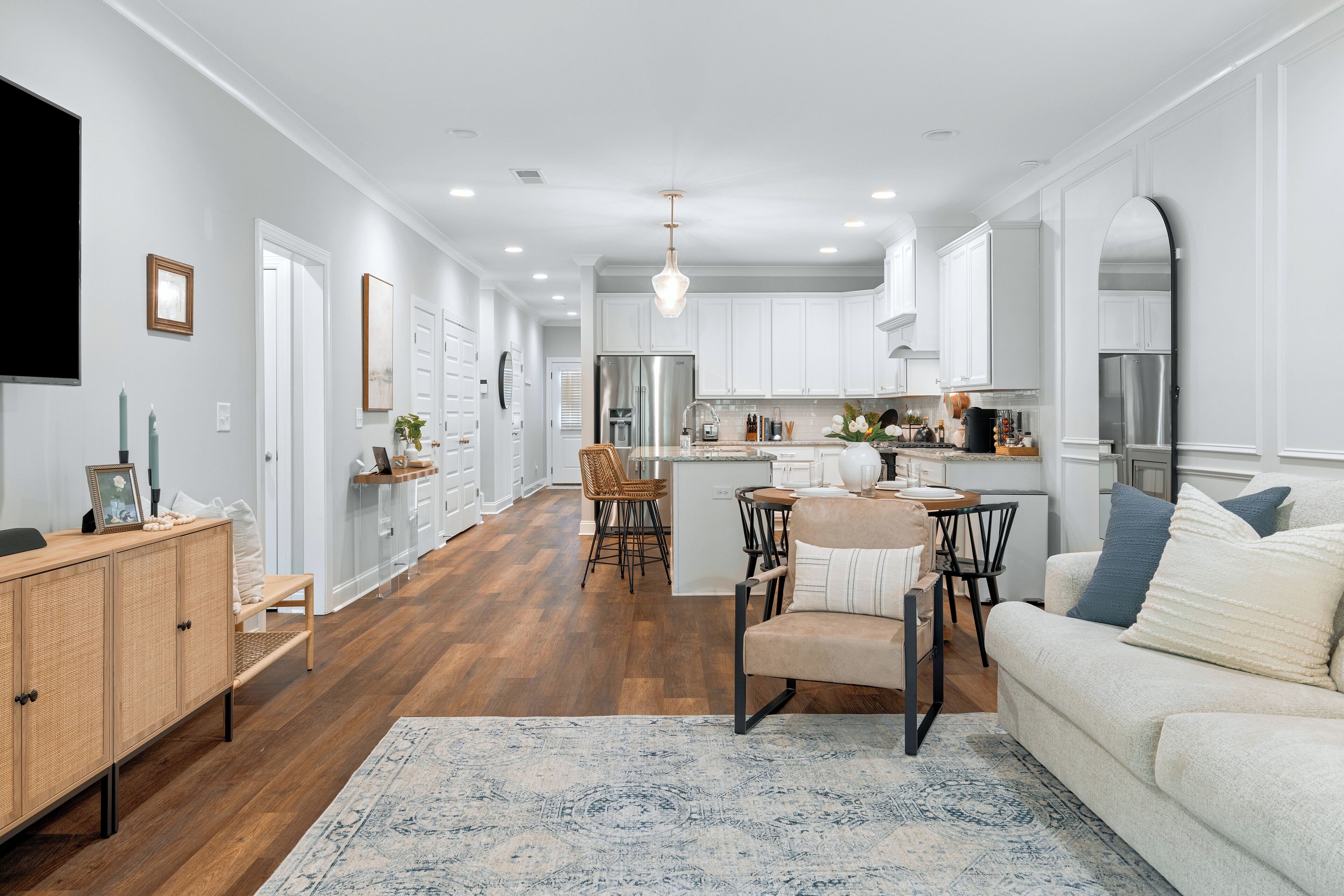 TV connectée, livres, médiathèque