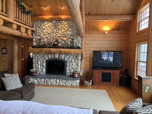 Living area - Beautiful Log Cabin Home  (Dover)