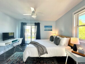 2 bedrooms, desk, iron/ironing board, WiFi