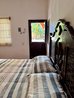 Economy-Doppel- oder -Zweibettzimmer, Gartenblick | Bettwäsche