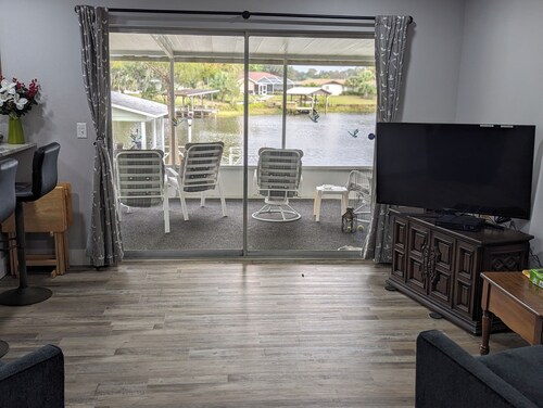 ALMOST HEAVEN,
perfect lake front property
