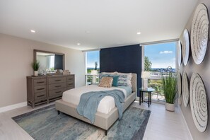 2 bedrooms, desk, iron/ironing board, free WiFi - Arbomar #701 - 4485 GMD - ON the Beach! (Longboat Key)