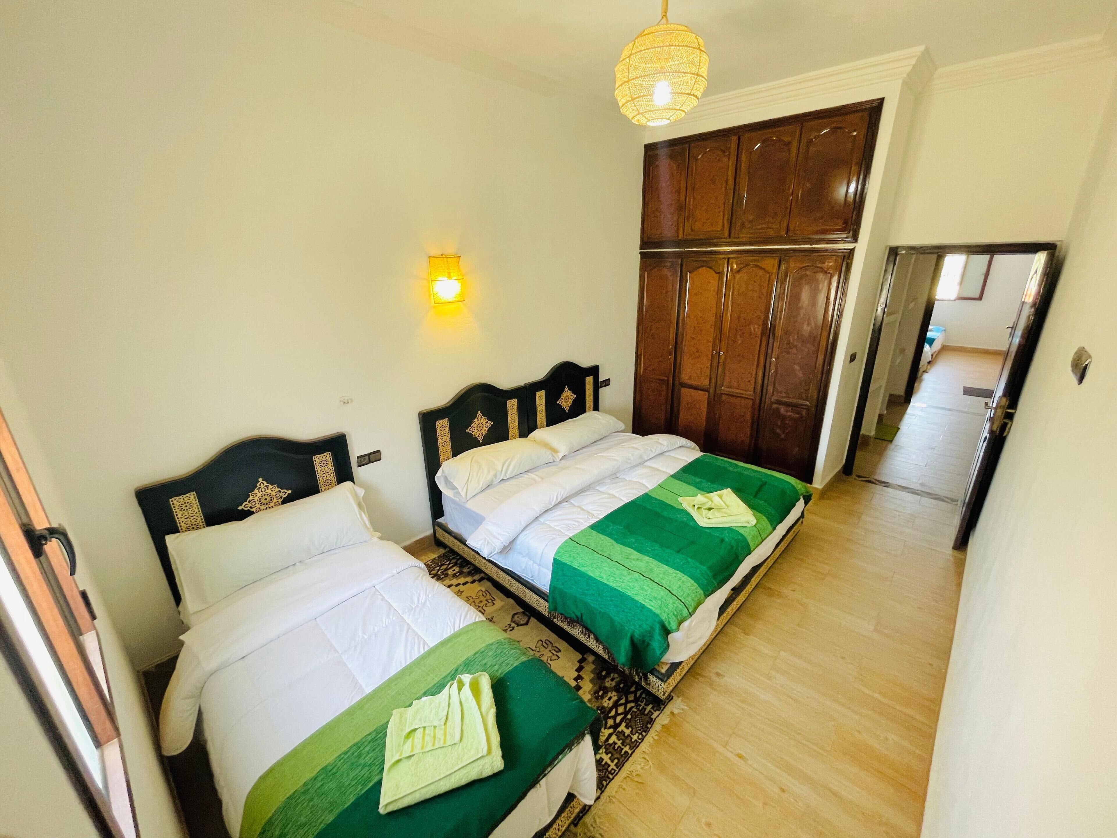 2 makuuhuonetta, tallelokero huoneessa, Wi-Fi, vuodevaatteet