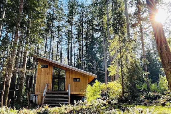 Built in 2022/23: new solar, water & septic systems, appliances & furniture.