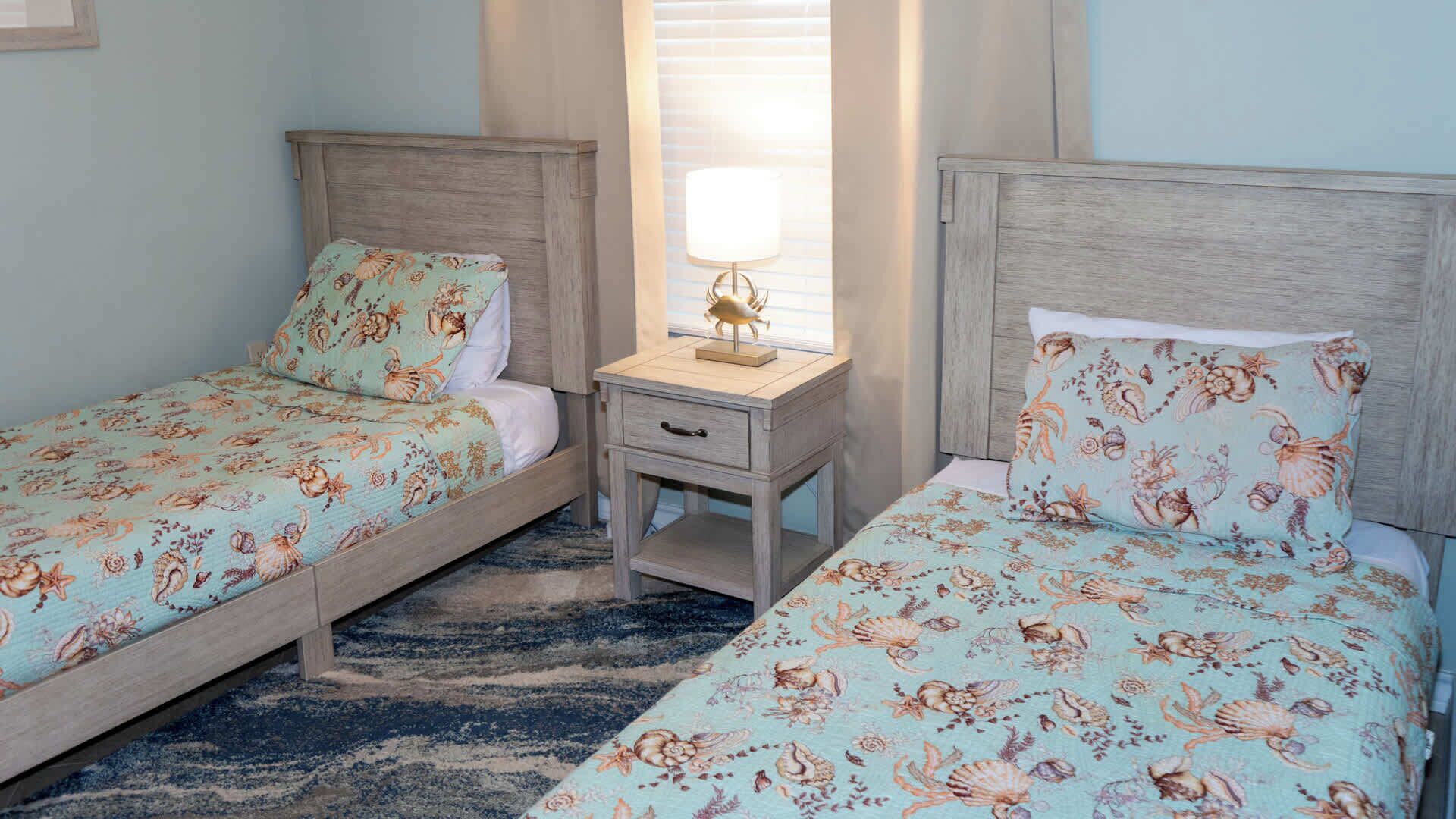 Huoneisto, useita sänkyjä, keittiö (Surfside II 109) | 2 makuuhuonetta, yksilöllisesti sisustettu, yksilöllisesti kalustettu