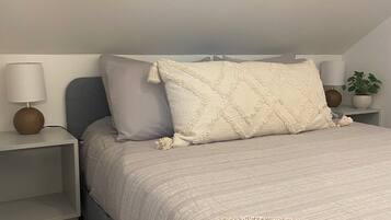 1 chambre, fer et planche à repasser, lit parapluie, Wi-Fi gratuit