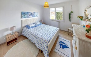 3 bedrooms, travel cot, free WiFi - Lovely home in Notre-Dame-de-Monts with WiFi (Notre-Dame-de-Monts)