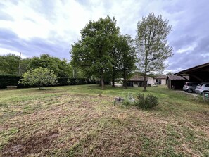 Property grounds - Ref 707 - Pleasant villa with swimming pool in a quiet area (GRAYAN ET L HOPITAL)