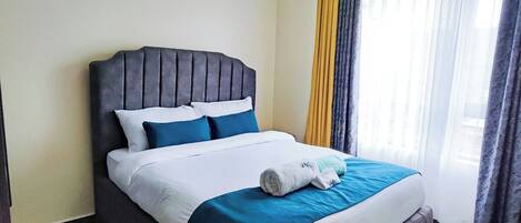 2 Schlafzimmer, Schreibtisch, Bügeleisen/Bügelbrett, WLAN