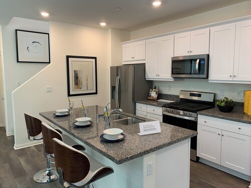 Beautiful modern home in Vista Canyon Layout