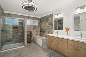 Shower, hair dryer, towels - 4Br 4.5 Ba Punahele House with Ocean and Mountain Views, Beach Gear, Near Queens Pond (Princeville)