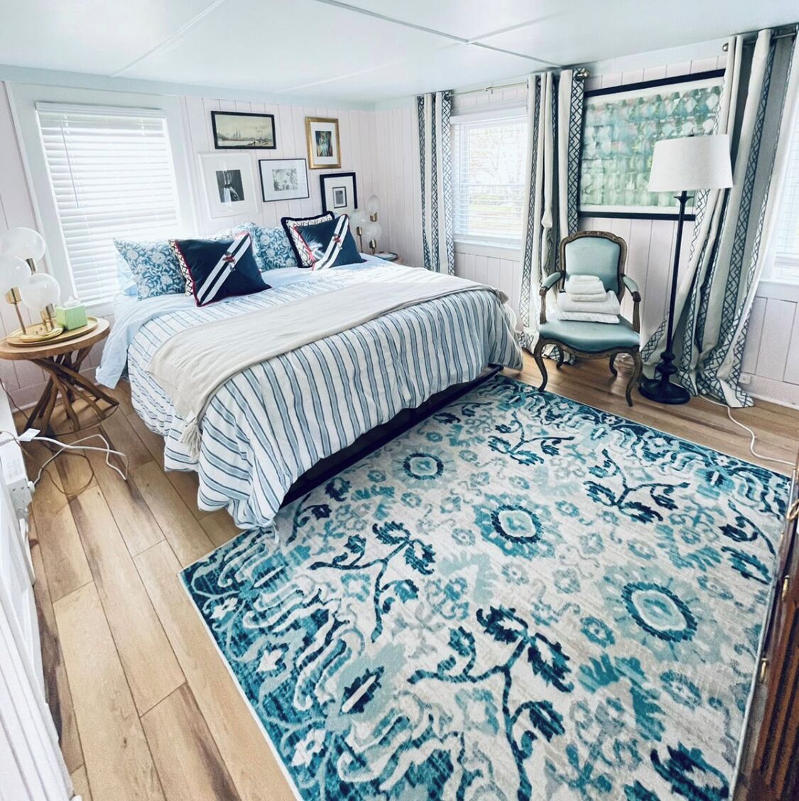 4 chambres, fer et planche à repasser, Wi-Fi gratuit, draps fournis