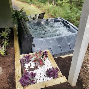 Outdoor spa tub - Pet-Friendly Shenandoah Valley Cabin w/ Hot Tub, Pool & Lake Access, Near Bryce (Basye)