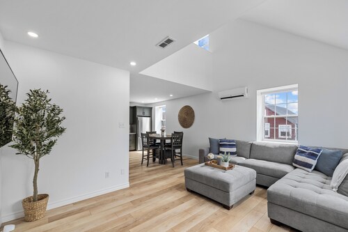 Harbourview Loft A Executive One Bedroom Loft Apartment in Downtown Summerside