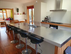 Fridge, microwave, oven, stovetop - Dog-friendly Home in Waterloo (Lower Hutt)