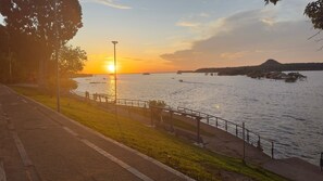 On the beach, white sand - Alter Villa Suítes (Santarém)