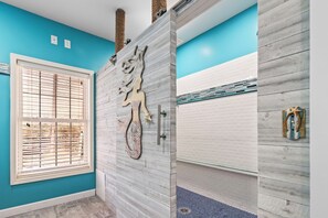 Interior - Spectacular Beach House! Arcade Games & Hot Tub! Sleeps 12! (Murrells Inlet)