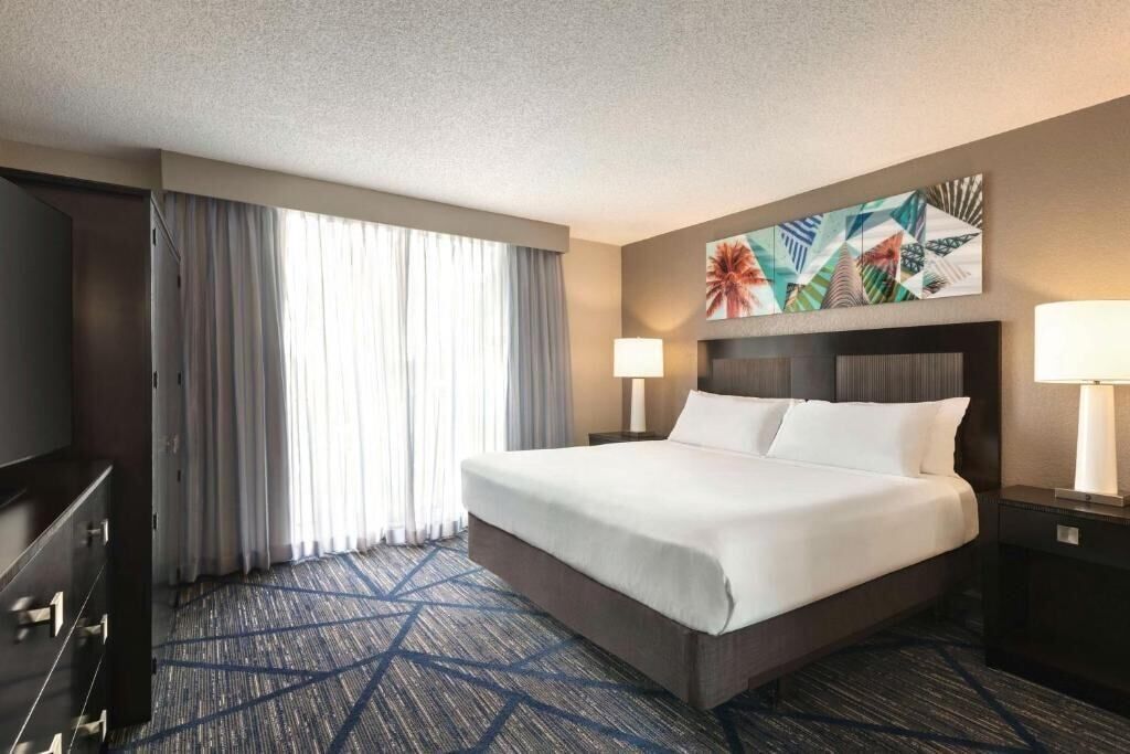King Suite Near Supermix Airport Plant MIA