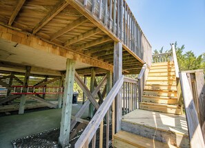 Property grounds - Slice of paradise in Salvo, NC. Pet-Friendly & 5 minute walk to the beach! (Salvo)