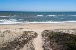 Beach - Slice of paradise in Salvo, NC. Pet-Friendly & 5 minute walk to the beach! (Salvo)