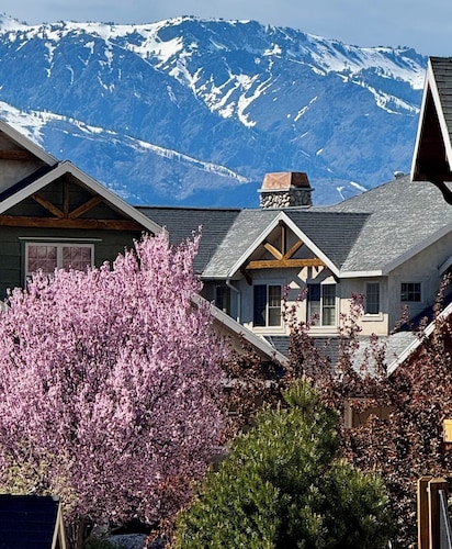 Powder Mountain Base Camp - Moose Hollow Ski and Golf