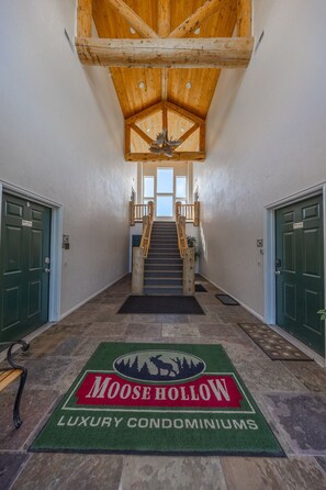Interior - Powder Mountain Base Camp - Moose Hollow Ski and Golf (Eden)