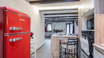 Frigorifero, microonde, forno, lavastoviglie