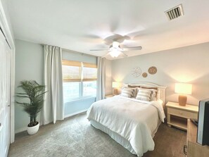 5 habitaciones, tabla de planchar con plancha y cuna de viaje 