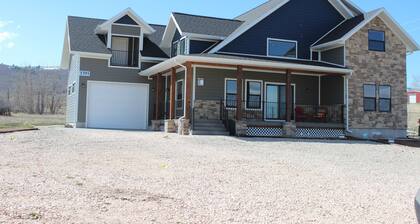 Newly Build Bear Lake Getaway, only for family gatherings