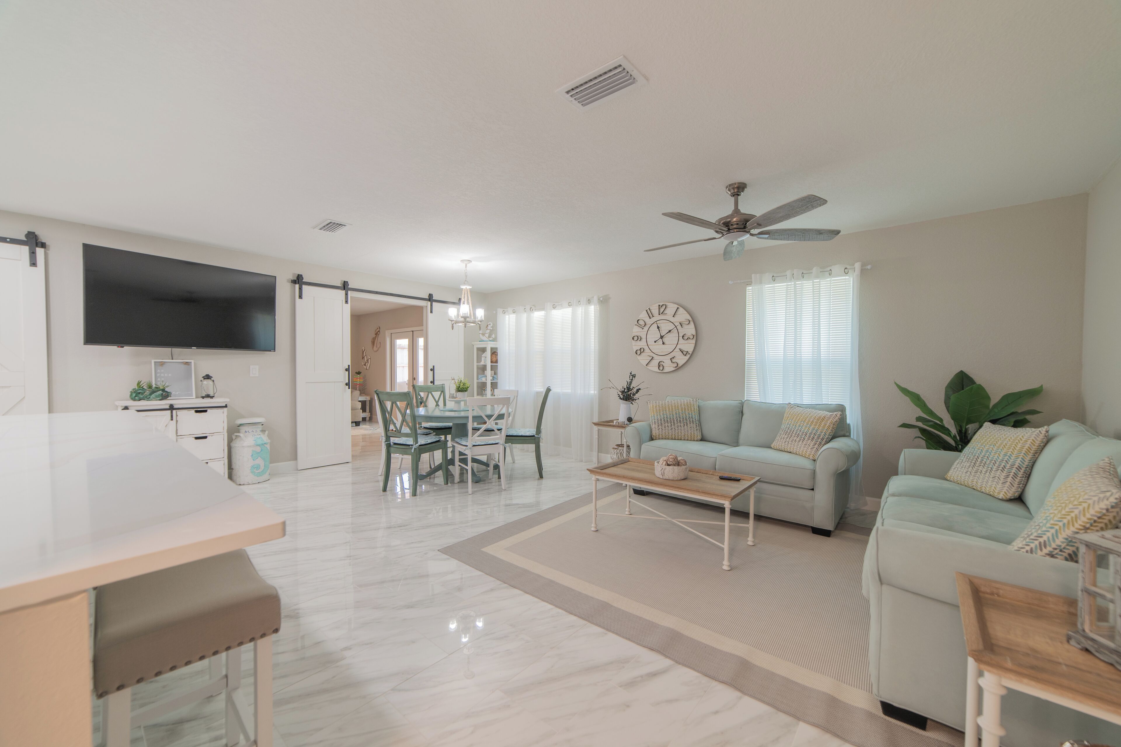 Newly renovated, beautiful beach-themed 3BR/2BA home with a pool in Port Orange!