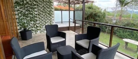 Superior-Chalet, Whirlpool, Gartenblick
