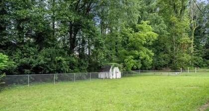 Unit B: 2-BD Flat 10 Minutes from Dt Greenville