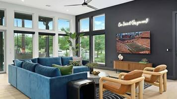 Téléviseur connecté, chaîne audio, bureau