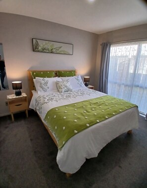 2 slaapkamers, een strijkplank/strijkijzer, gratis wifi, beddengoed