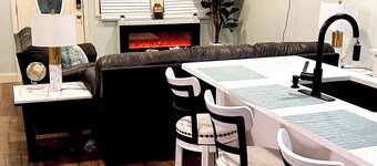 Cool cozy vacation home in Glenview 10 minutes from Tiger Stadium