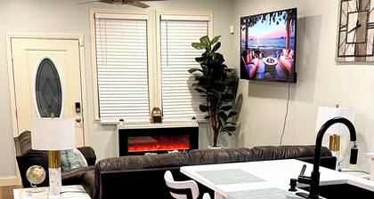 Cool cozy vacation home in Glenview 10 minutes from Tiger Stadium