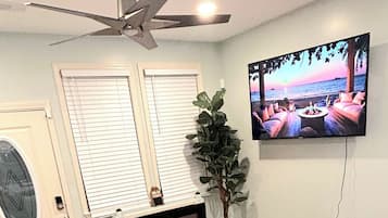 TV connectée, cheminée